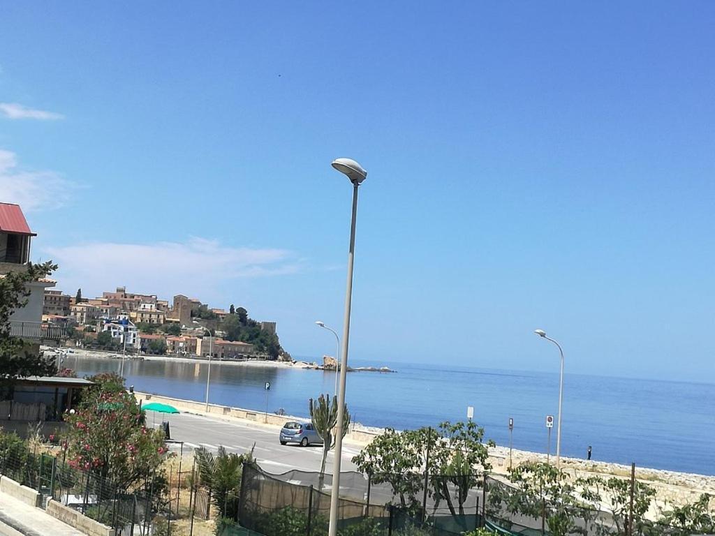 Casa Vacanze Due Passi E Il Mare Castel di Tusa Exterior photo